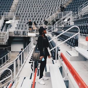 Meet your Posher, Afra